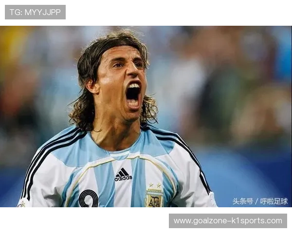 阿根廷最帅白人足球球星揭秘 他不仅球技超群还有迷人风采